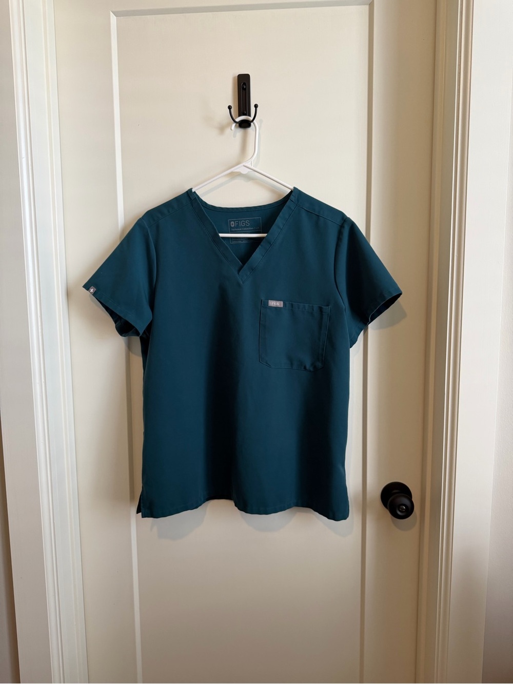 FIGS Caribbean Blue Catarina Scrub Top Large Petite L/P
